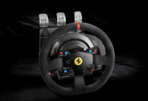 Thrustmaster T300RS特別仕様「T300 Alcantara Edition」少々高いがクラッチ対応!